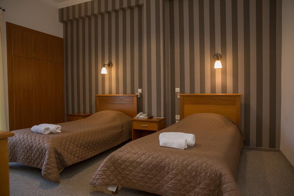 Hotel Liberty Mesolóngion Esterno foto