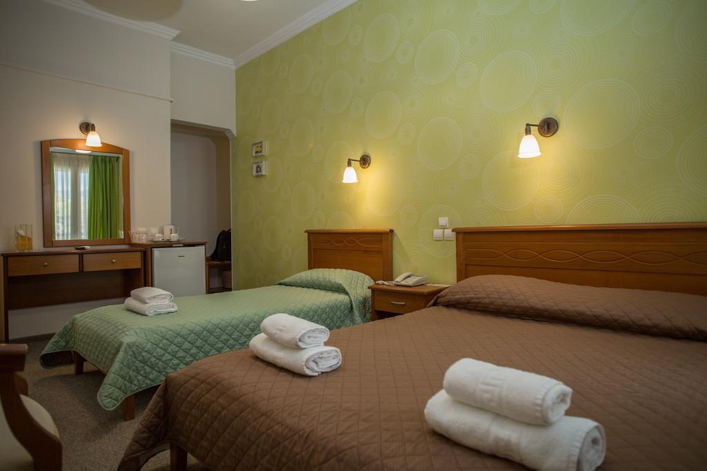 Hotel Liberty Mesolóngion Esterno foto