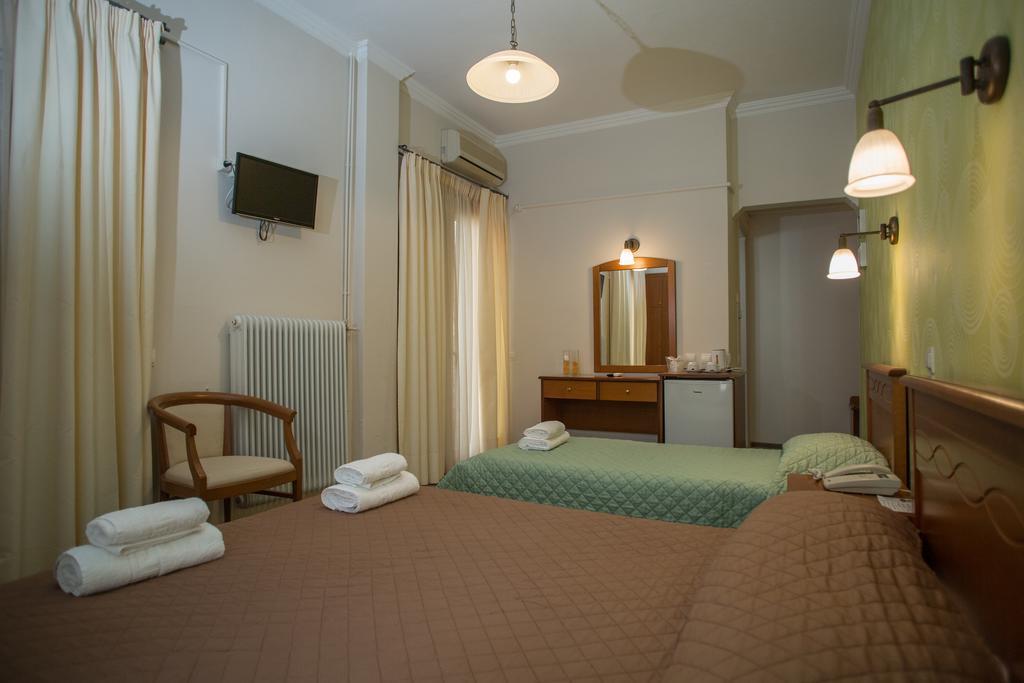 Hotel Liberty Mesolóngion Esterno foto
