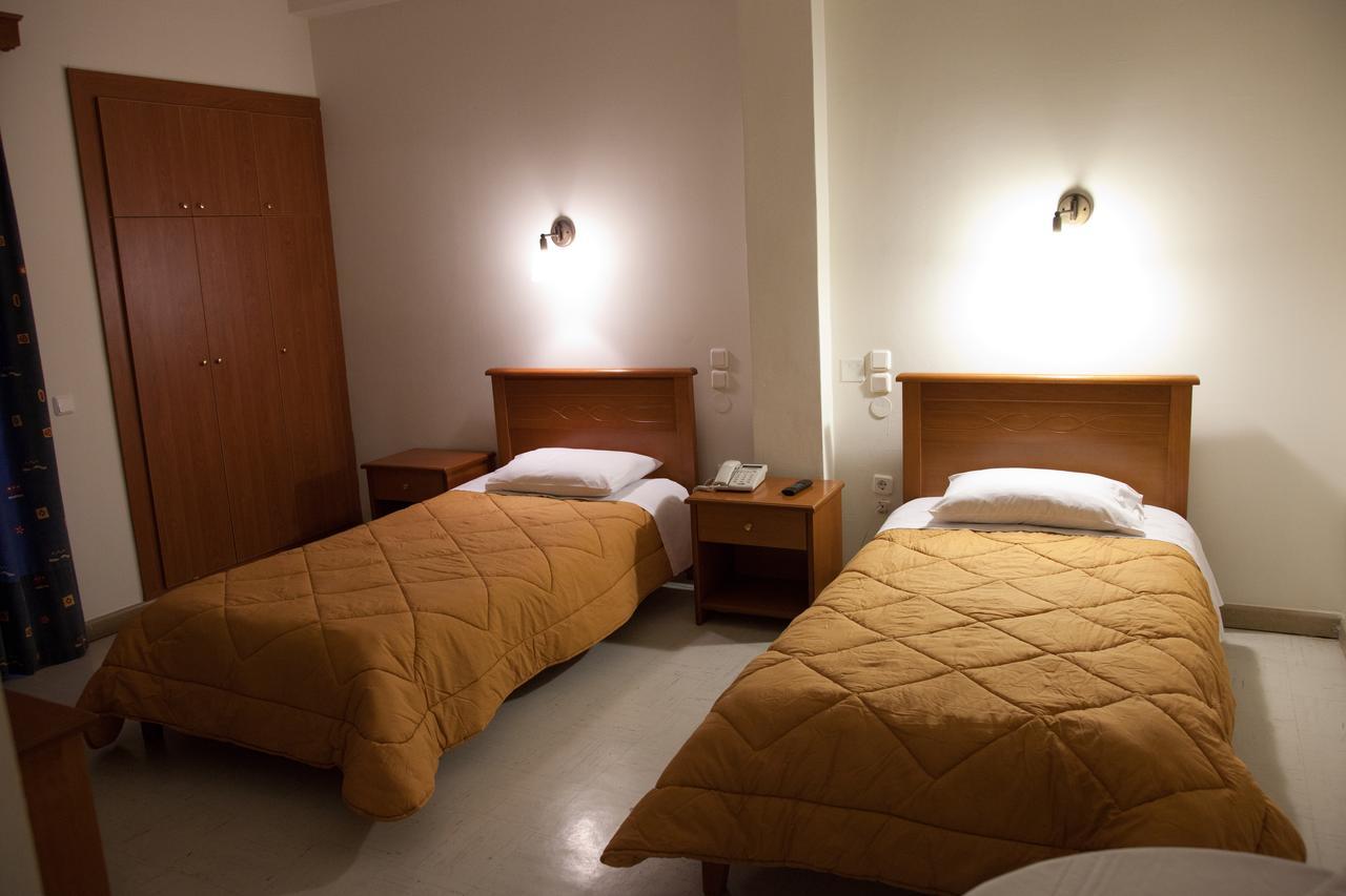 Hotel Liberty Mesolóngion Esterno foto